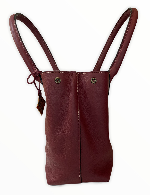The Dora K Snap Bag in Burgundy