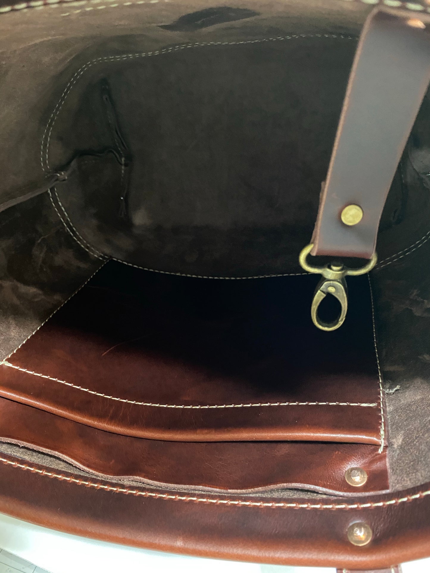 Casual Tote in Vino